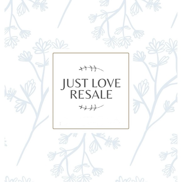 Meet your Posher, Lainey - Picture 1 of 10